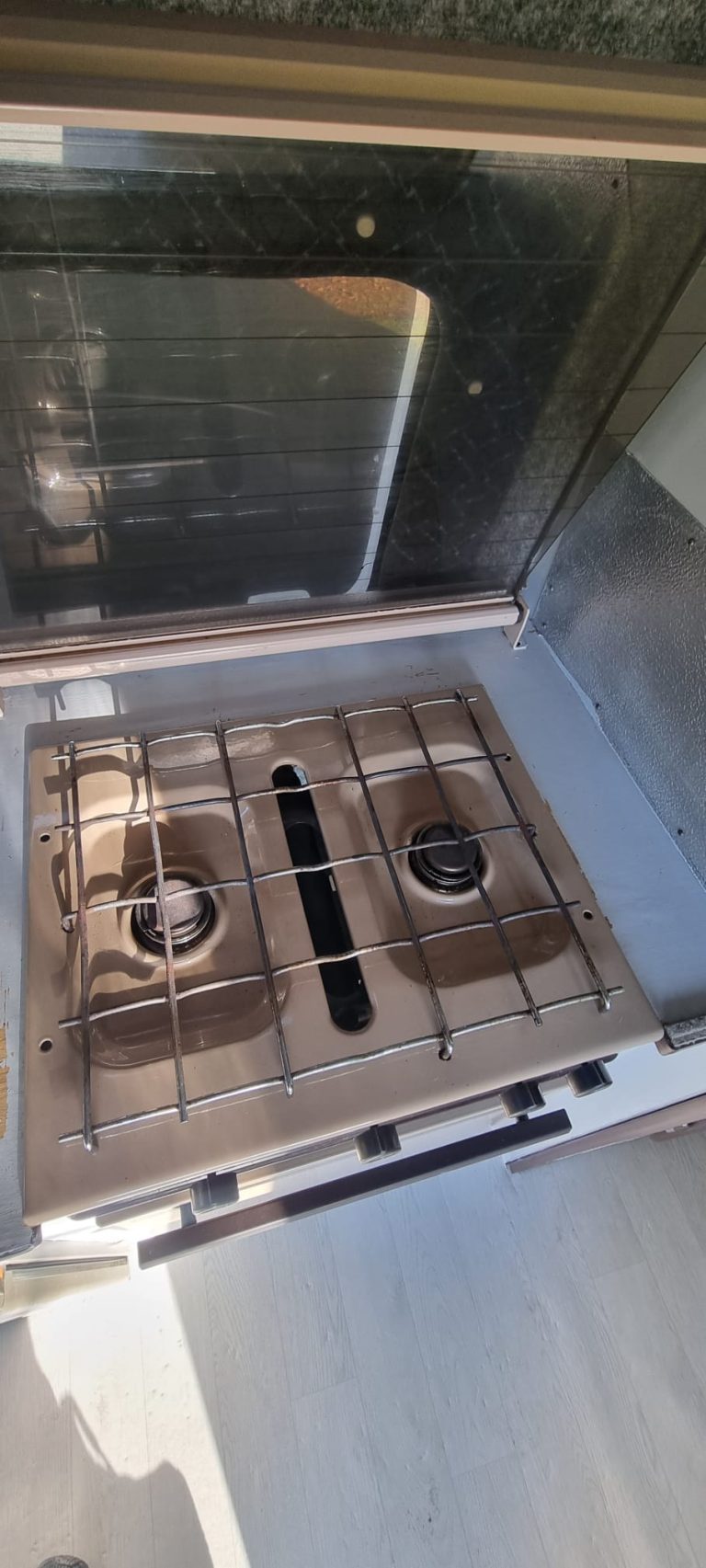 Bertha two-burner gas hob